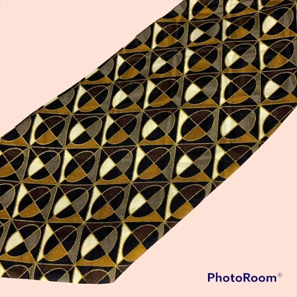 Handsome Retro Tie in a brilliant Autumn palate- only by BACHRACH